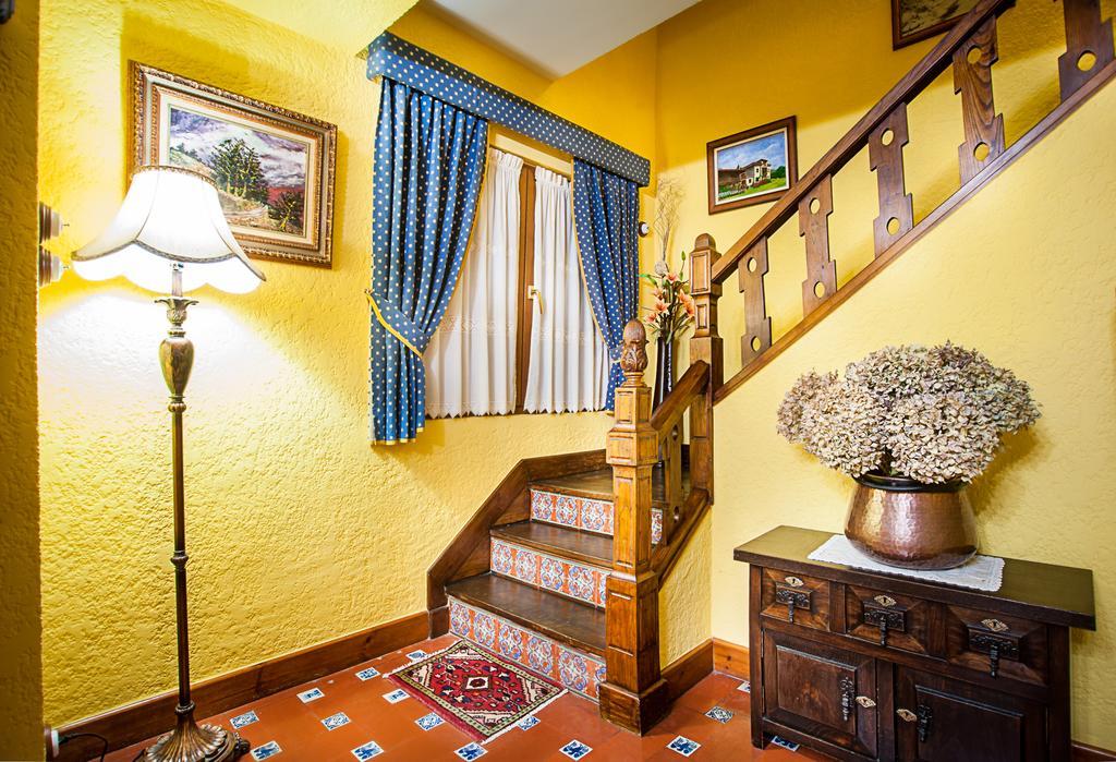 Casa De Aldea Riosol Guest House กังกัส เด โอนิส ภายนอก รูปภาพ