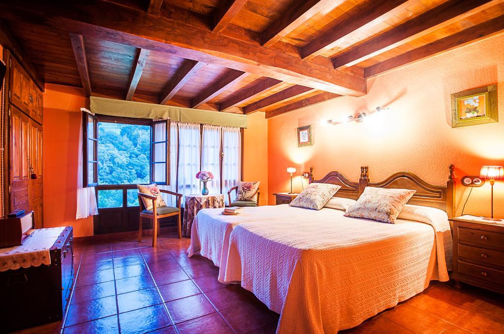 Casa De Aldea Riosol Guest House กังกัส เด โอนิส ภายนอก รูปภาพ